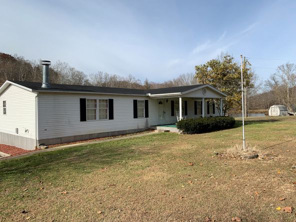 9713 Grandview Lake Rd, Ashland, KY 41102